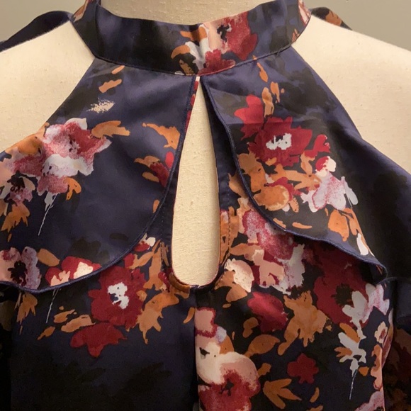 Lucky Brand Satin Blouse New size M navy floral print - Picture 4 of 7